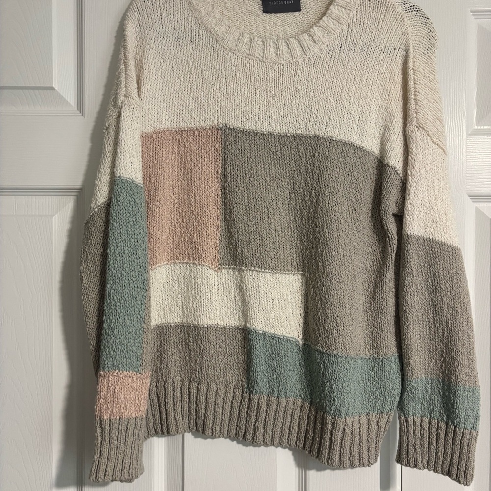 Elegant Colorblock Crew Neck Sweater